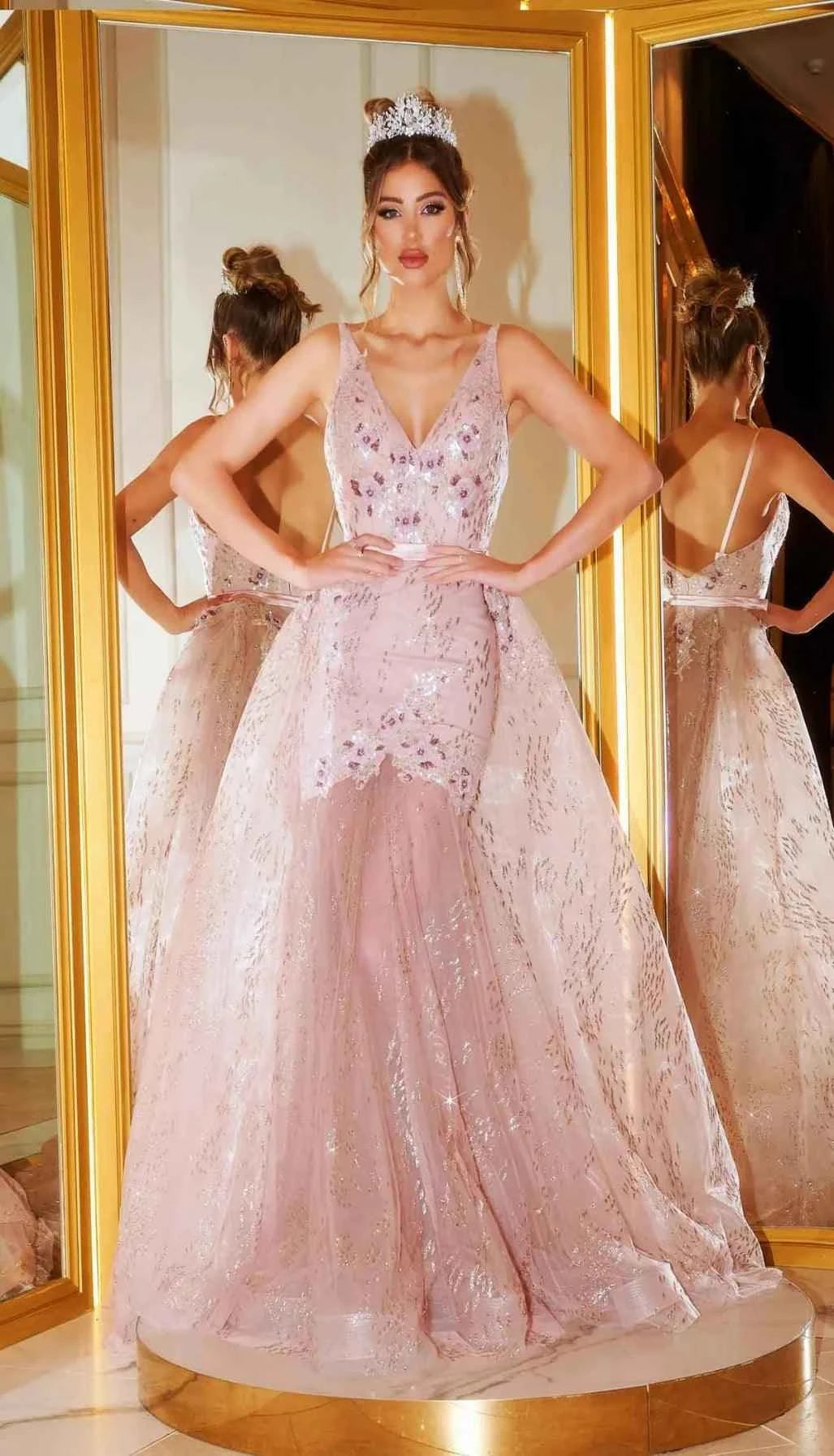 LISA GOWN