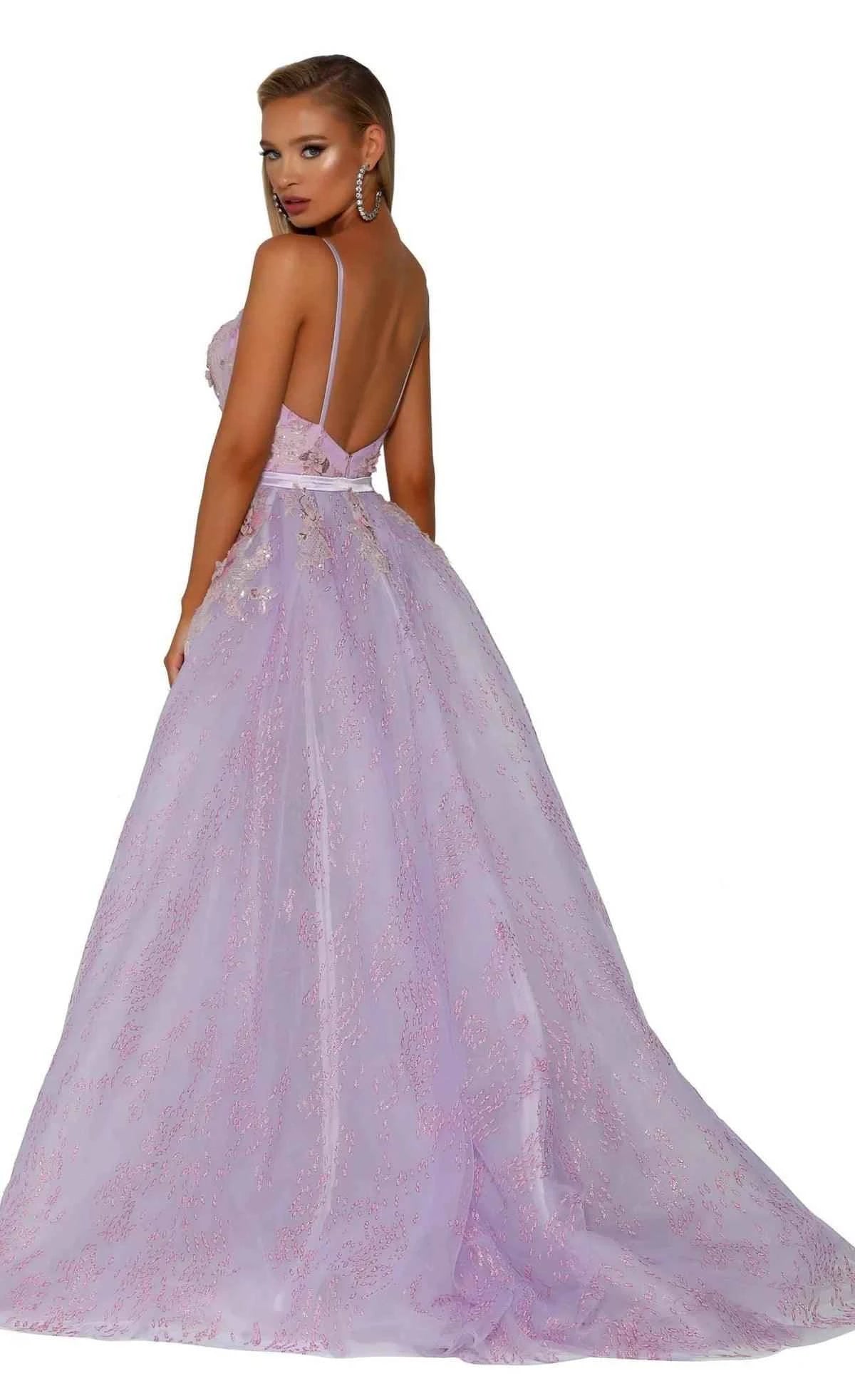 LISA GOWN