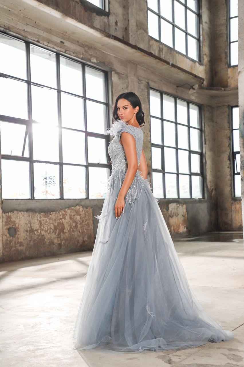 LORA GOWN