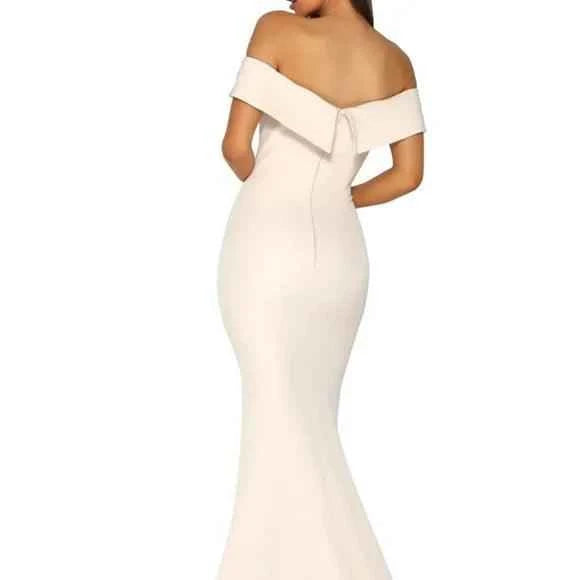 LAIRA GOWN